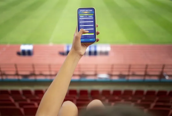 Bets notificam clubes sobre rescisão contratual em caso de proibição de apostas no Brasil