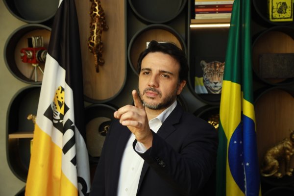 Gilmar Mendes determina que Globo inclua Renan Santos em debate presidencial