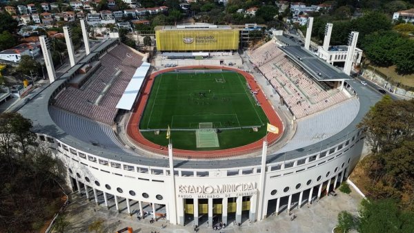 Negociação entre São Paulo e Pacaembu para 2027 trava por impasse sobre gramado