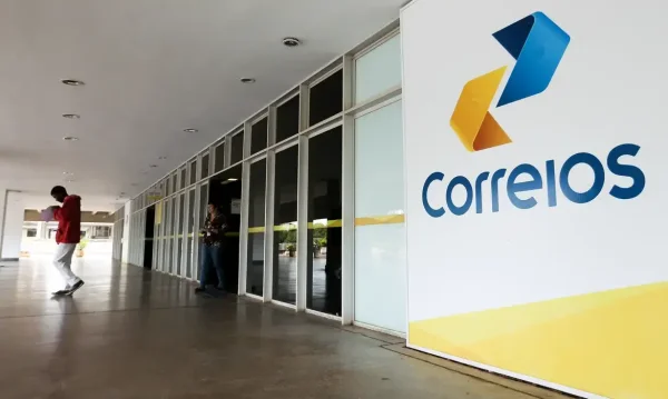 Funcionários dos Correios entram em greve em todo o país por tempo indeterminado