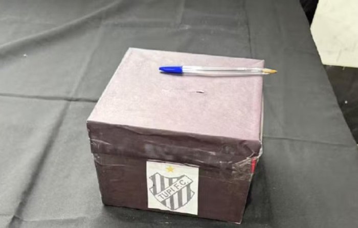 Eleição no Tupi tem urna de papelão, ata escrita à mão e até oficial de Justiça