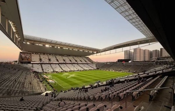 Corinthians acerta com a Caixa suspensão de dívida e liberação de receitas da bilheteria por um ano