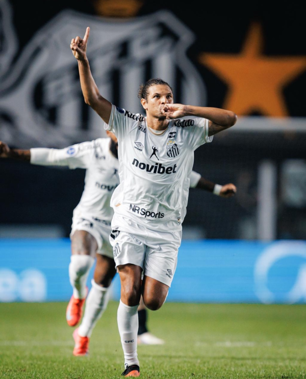 Santos vence o Galo por 2 a 0 e abre boa vantagem na Sul-Americana