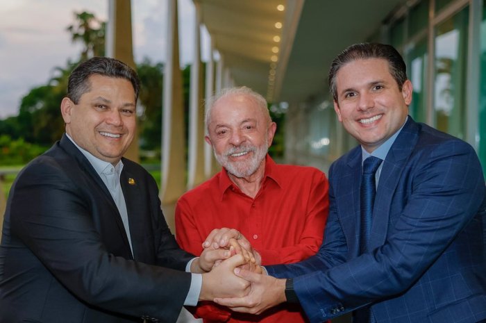 Hugo Motta reafirma compromisso com harmonia entre os Poderes após encontro com Lula