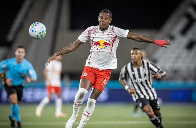 CBF admite erro na expulsão de Wallace Yan em Botafogo x Bragantino