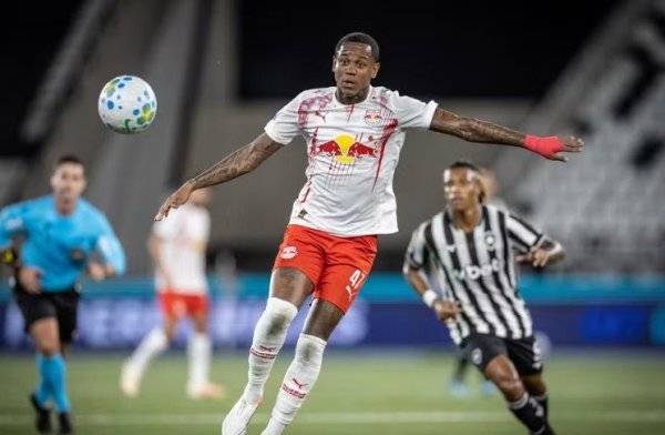 CBF admite erro na expulsão de Wallace Yan em Botafogo x Bragantino