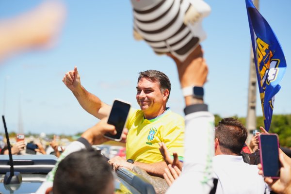 Flávio deve fechar campanha do 1º turno com motociata na capital paulista