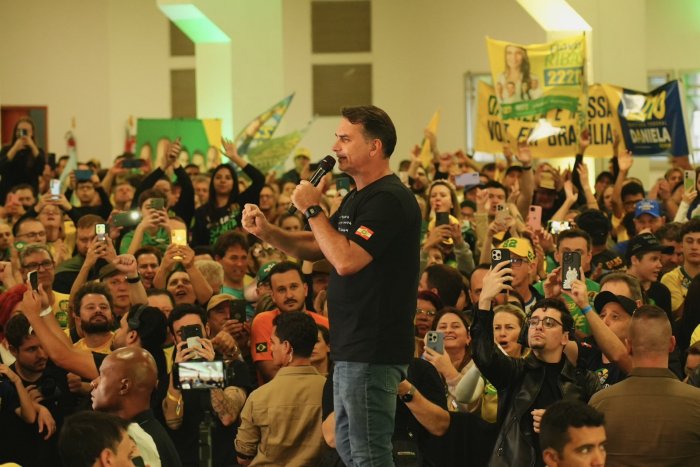 Flávio atinge 61% de probabilidade de vitória no Polymarket, plataforma de previsão