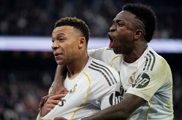 Jornal espanhol critica Vini Jr. e aponta perda de espaço para Mbappé no Real Madrid