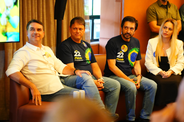 MDB anuncia apoio majoritário a Flávio Bolsonaro no segundo turno
