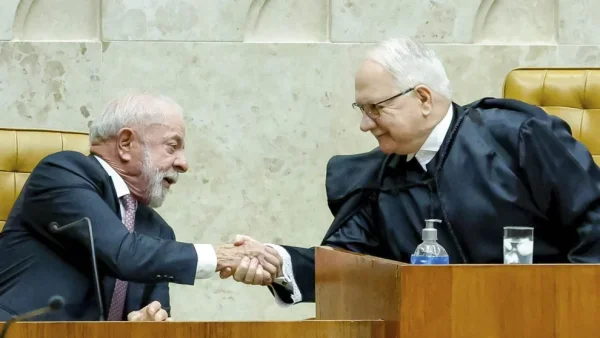 Lula cobra Fachin e vai procurá-lo para discutir saídas sobre crise no STF