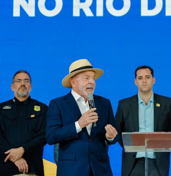 Lula diz que Brasil precisa proteger petróleo e recursos estratégicos diante de Trump