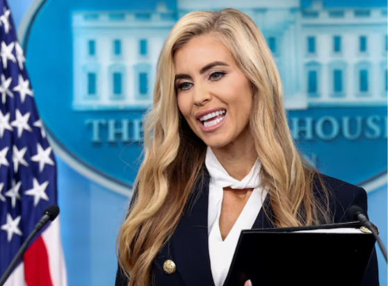 Após cinco dias, nova secretária de imprensa de Trump é demitida