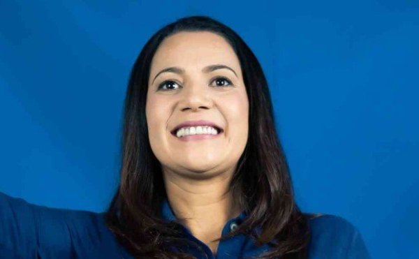 Mailza Assis é eleita governadora do Acre