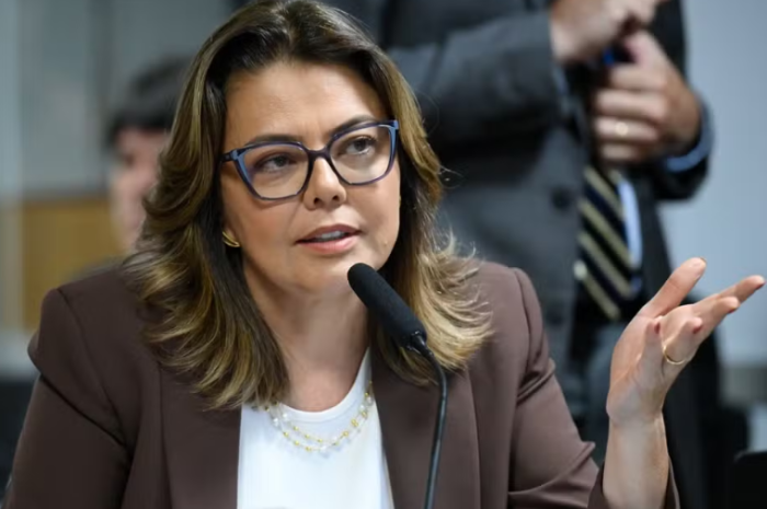 Após derrota no DF, Leila do Vôlei pede licença e não volta ao Senado