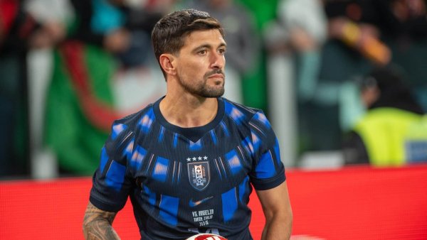 Arrascaeta sofre fratura no punho durante Data Fifa e passará por cirurgia