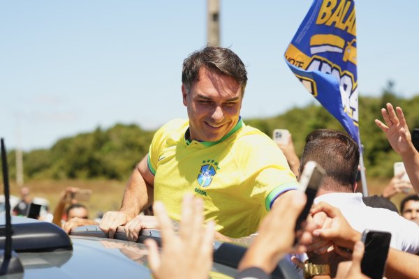 Datafolha mostra Flávio à frente de Lula entre eleitores de Zema, Renan, Caiado e Cury