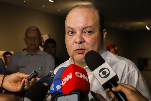 Mensagens citadas pela PF apontam participação de Ibaneis em tratativas sobre o Master