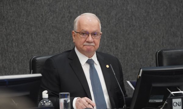 Fachin marca sessão do Supremo para analisar mensagens de Vorcaro a Moraes