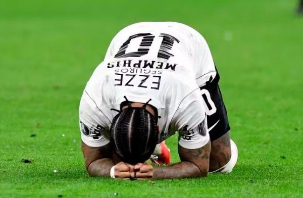 Memphis pede desculpas à torcida do Corinthians após pênalti perdido: “Coração partido”