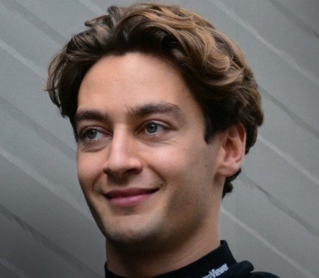 Russell conquista pole no GP do Azerbaijão; Bortoleto larga em 17º