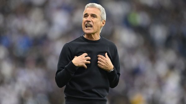 Grêmio demite Luís Castro após derrota em casa para o Vasco