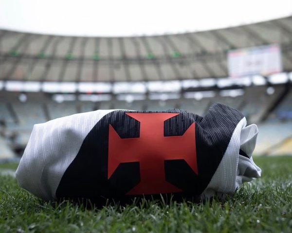 Torcida do Vasco esgota ingressos para decisão contra o Boca Juniors no Maracanã