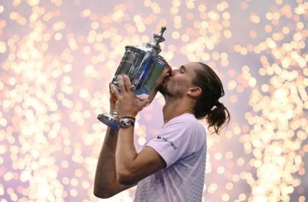 Zverev terá cerca de R$ 13 milhões descontados do prêmio do US Open