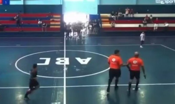 Árbitro saca arma durante jogo de futsal sub-12 em Campo Grande