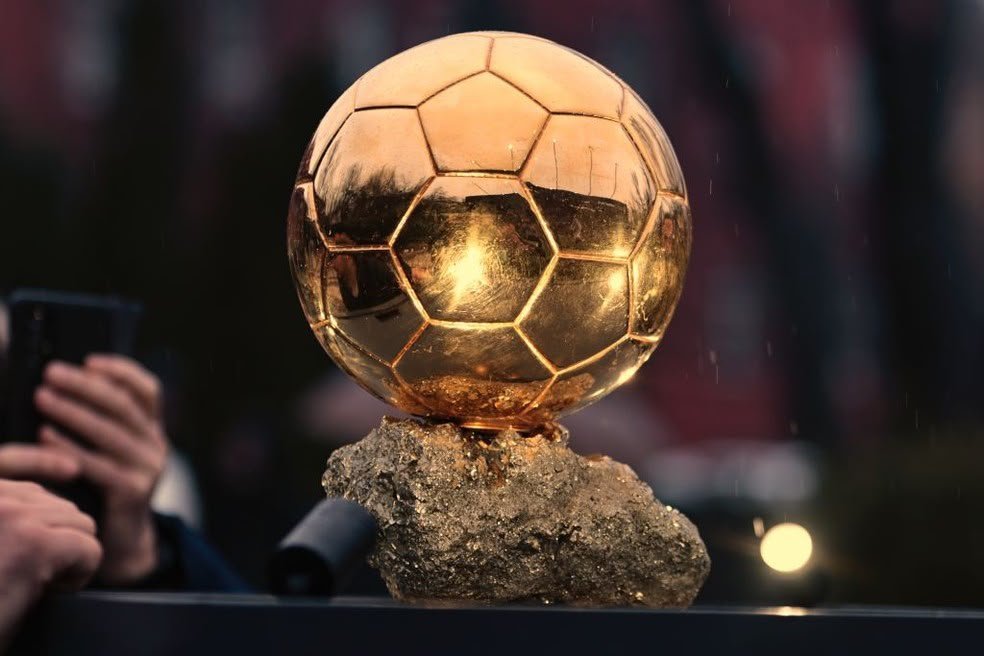 Site da Bola de Ouro comete gafe e anuncia três vencedores antes da cerimônia