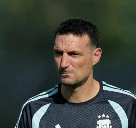 Argentina tem negociações avançadas para renovar o contrato de Lionel Scaloni.