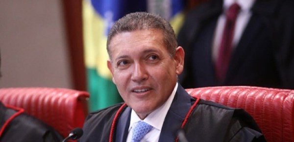 Decisão sobre canal de Janones provoca mal-estar e desconfiança no TSE