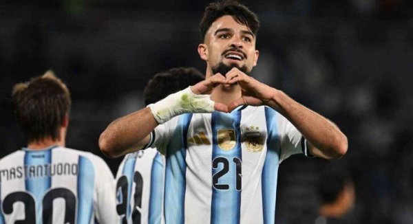 Argentina goleia a Bolívia por 4 a 0, e Flaco López marca seu primeiro gol pela seleção