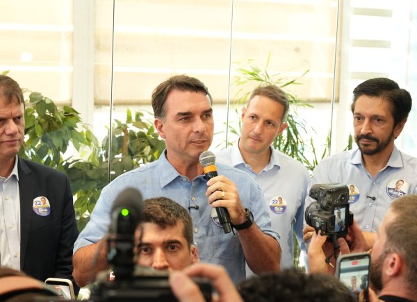 Flávio promete fim de cassinos on-line e defende controle sobre apostas esportivas