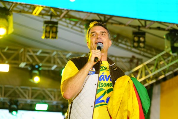 Flávio descarta reverter fim da escala 6x1 e justifica mudança de posição durante sabatina da Globo