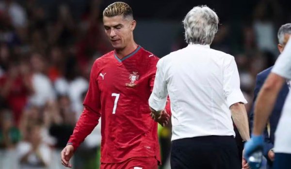 Cristiano Ronaldo pediu redução de multa à Federação Portuguesa e usou títulos e prêmios como argumento