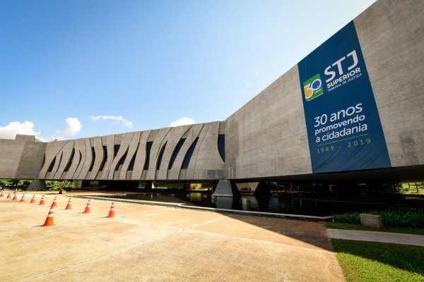 PF investiga suspeita de vazamento de informações de processos do STJ