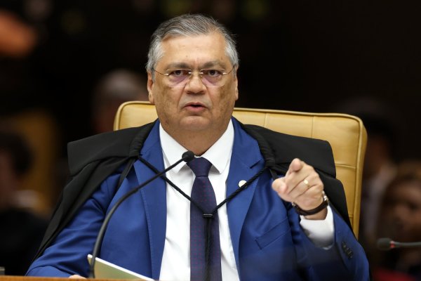 Após determinação de Dino, PF abre inquérito sobre ataques a símbolos religiosos