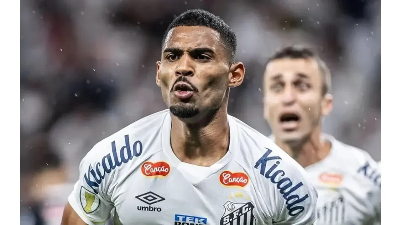 Joaquim atuou pelo Santos entre 2023 e 2024