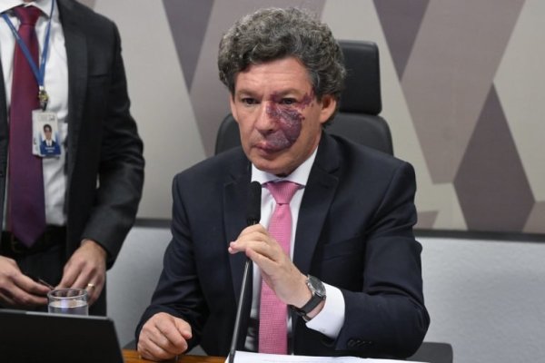 Comissão faz novo adiamento sobre análise da MP da taxa das blusinhas