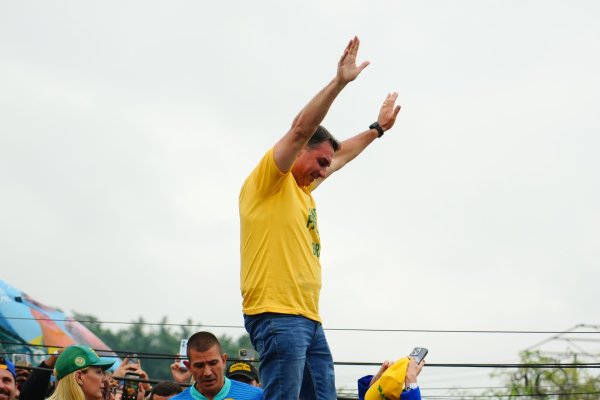 Flávio Bolsonaro vai a Goiânia para receber apoio de Caiado e Daniel Vilela