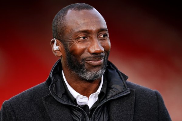 Seedorf convida ex-atacante Hasselbaink para ser auxiliar no Corinthians