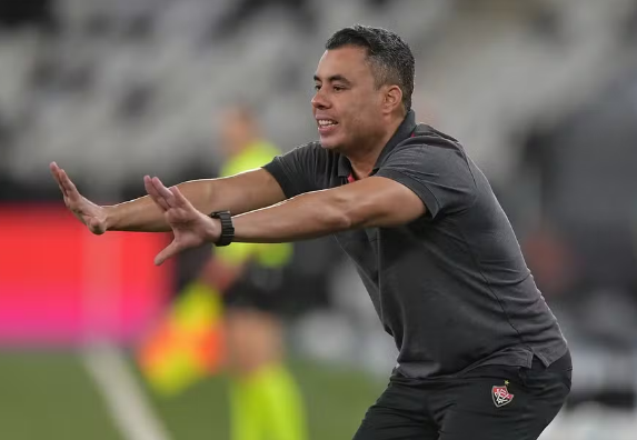 Jair Ventura deixa futuro no Vitória em aberto após eliminação