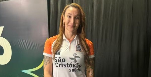 Tifanny Abreu cogita recorrer à Justiça para disputar a Superliga