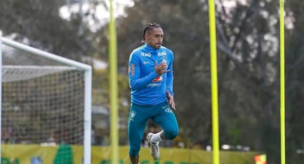 Raphinha ganha força para assumir cobranças de pênalti da Seleção Brasileira