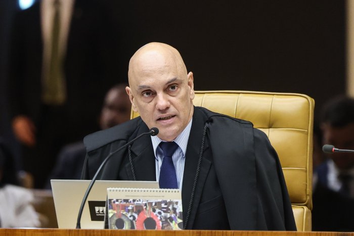 Moraes autoriza Jair Bolsonaro a receber convidados em aniversário da filha no próximo domingo