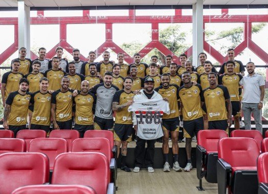 São Paulo acerta rescisão de contrato com o volante Luan