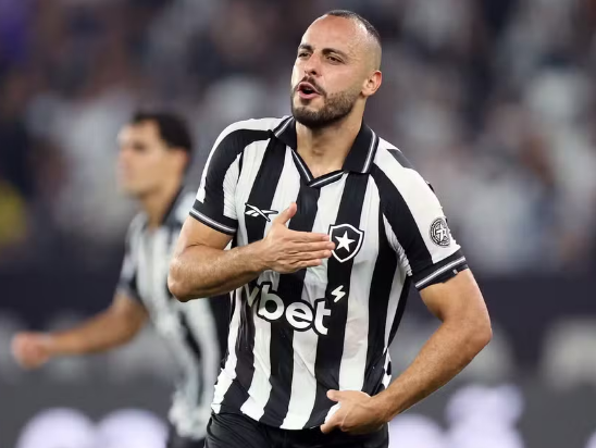 Tigres faz proposta por Arthur Cabral, do Botafogo