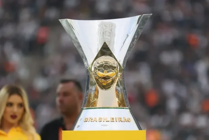 Destaques do Brasileirão: Flamengo é o novo líder; Inter se afunda no Z4 e Corinthians perde da Chapecoense