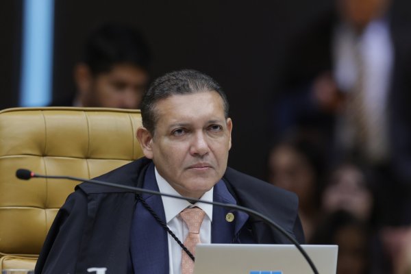 Nunes Marques será relator do pedido de anulação da condenação de Bolsonaro; defesa cita Moraes
